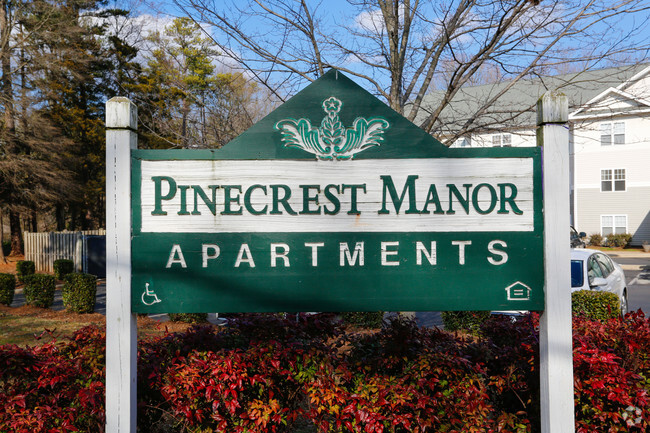 Foto del edificio - Pinecrest Manor Apartments