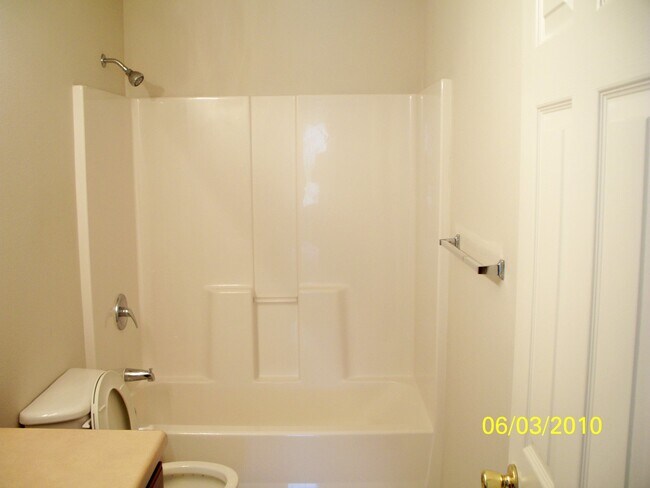 Foto del edificio - GET TWO WEEKS RENT FREE!