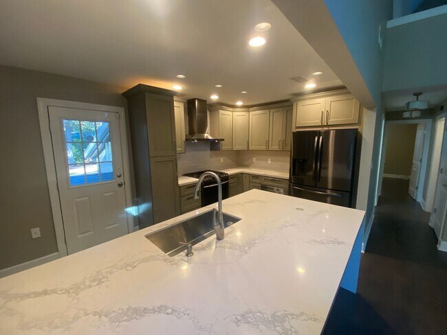 Foto del edificio - 4134 Chelmsford Rd