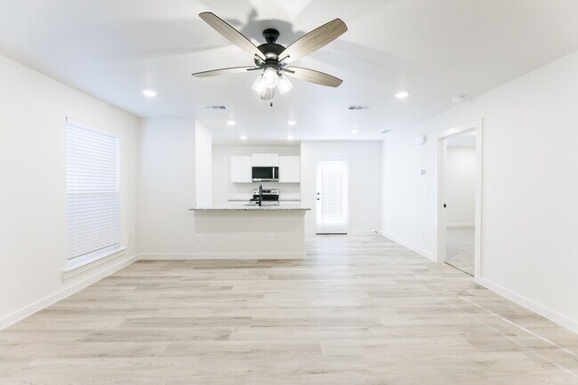 Foto del edificio - Beautiful New Construction Near New Frenship Schools!
