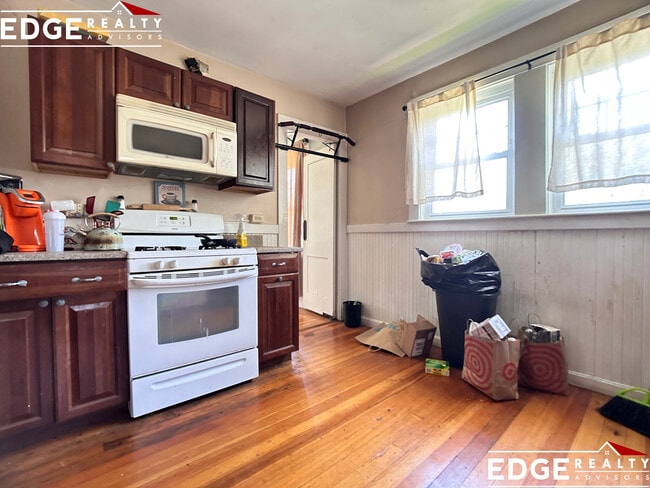 Photo - 77 Hunnewell Ave Apartment