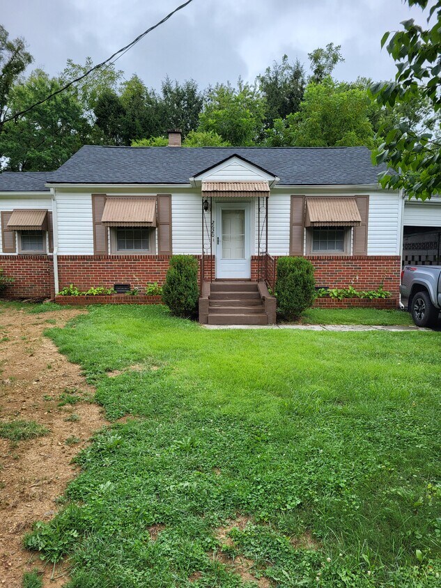 Foto principal - 2620 Shelby St