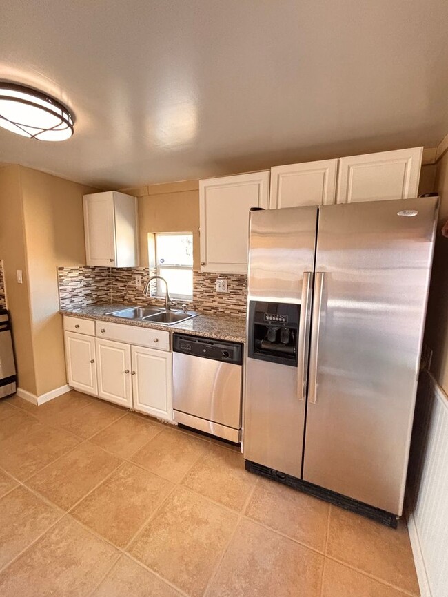 Foto del edificio - AVAILABLE NOW $300 off First Month Rent