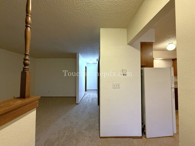 Building Photo - Cozy 2BD Apartment with Patio, East Portland