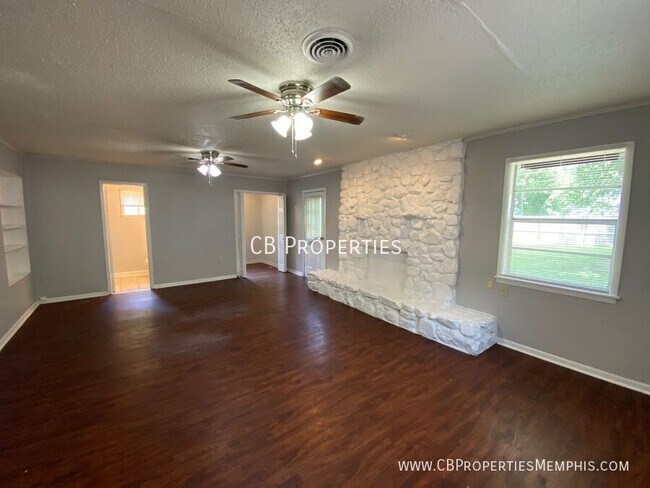 Foto del edificio - 4460 Helene Rd