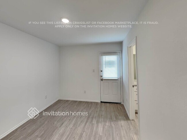 Building Photo - 8318 Piedra Medina