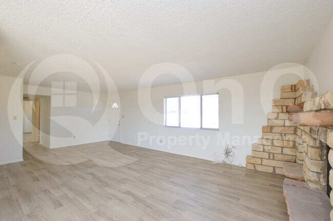 Building Photo - Very nice 2 bedroom and 2 bathroom home!