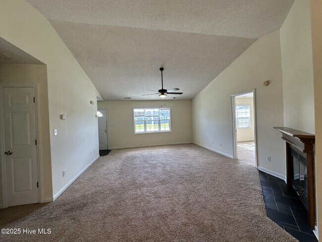 Foto del edificio - 125 Glenwood Dr