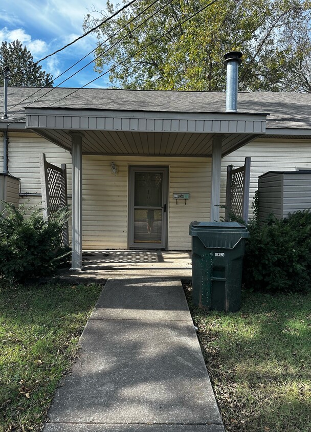 Primary Photo - Cave Street