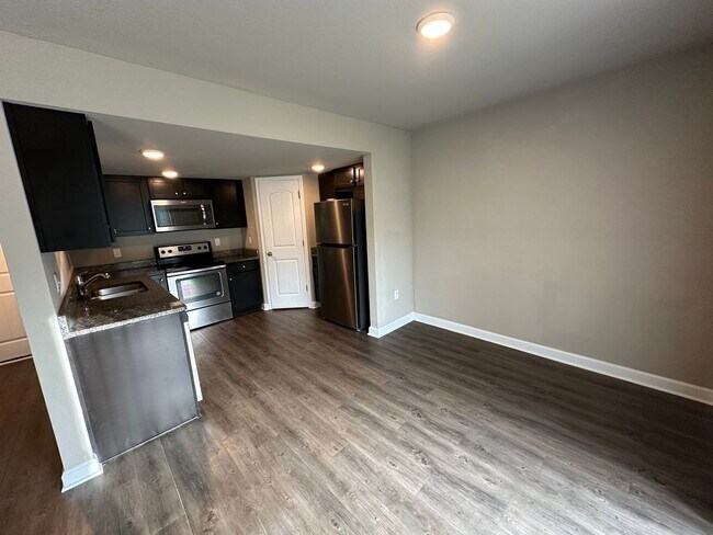 Foto del edificio - 3 Bed Townhome in Grain Valley