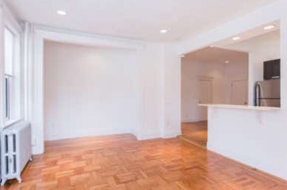 Building Photo - 104 Queensberry St