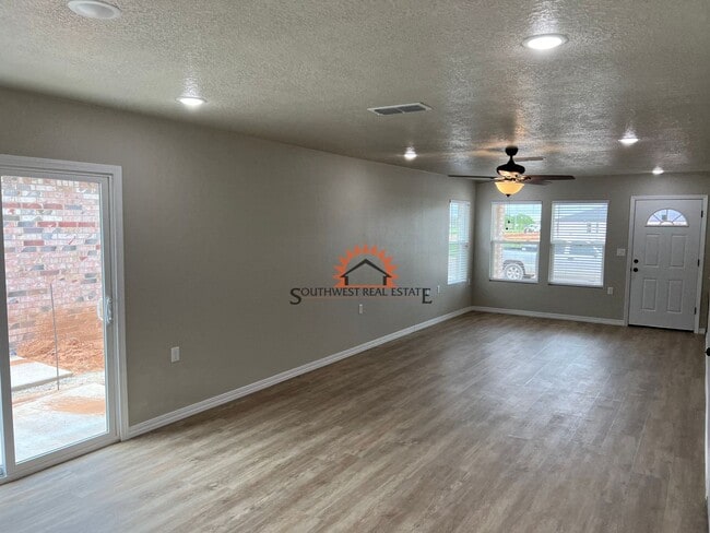 Building Photo - Brand new 2 bedroom 2 bath duplex