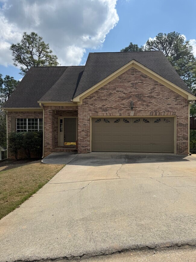 Foto del edificio - 2722 Wellington Dr