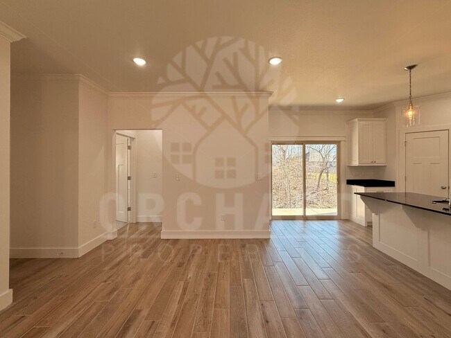 Foto del edificio - Bella Vista Single-Family Home- 3 Bed/ 2 Bath- Beautiful Cheston Plan