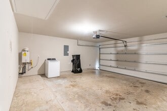 Building Photo - 1834 Brady Shores Dr