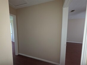 Building Photo - 1881 Country Village Blvd