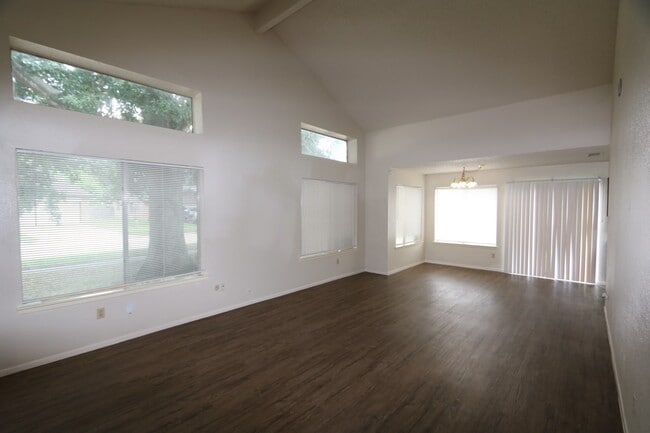 Building Photo - 3214 Keywood Ln