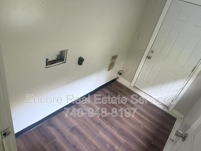 Foto del edificio - 144 1/2 S 3rd St