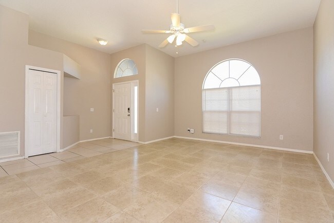 Building Photo - 1314 Vinetree Dr