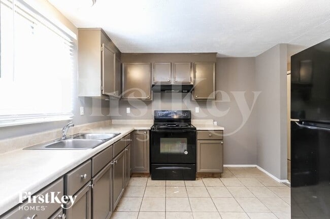 Foto del edificio - 910 Woodlark Dr