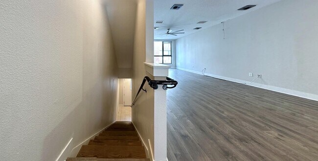 Foto del edificio - 136 8th St N