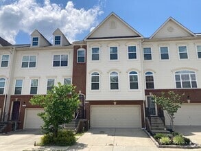 Building Photo - 8708 Sagebrush Ln