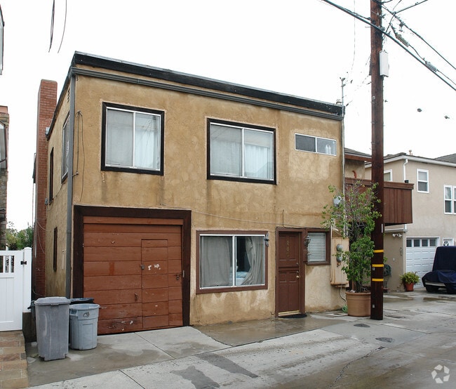 Building Photo - 805 N Bayfront