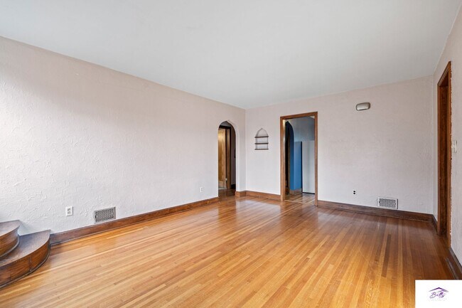 Building Photo - Charming 3 Bedroom Home in Convenient Omaha Location