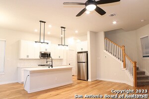 Foto del edificio - 5843 Whitby Rd