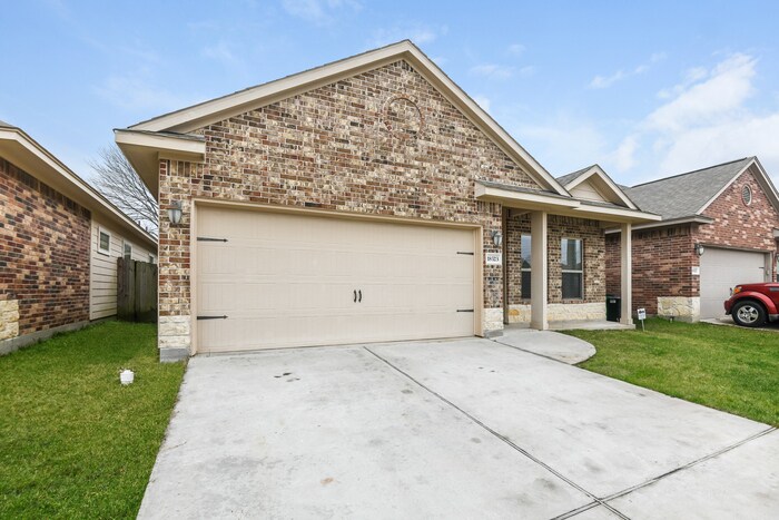Primary Photo - Spectacular Home!!