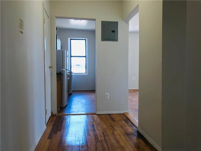 Photo - 225 W 233rd St Apartment