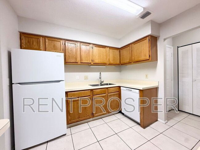 Building Photo - 4401 S Semoran Blvd