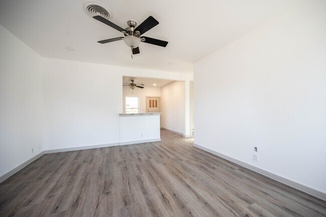 Foto del edificio - 7615 Watson St