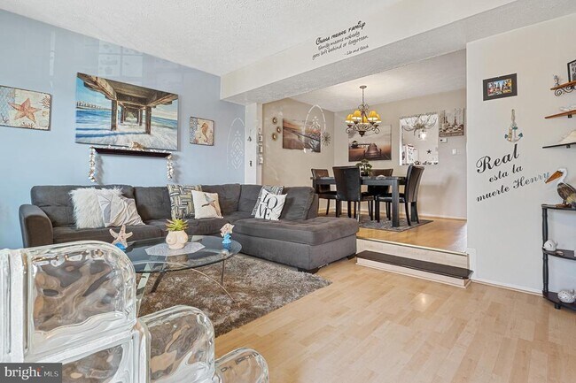 Building Photo - 107 Highshire Ct