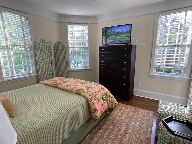 Foto del edificio - 2549 Walton Way