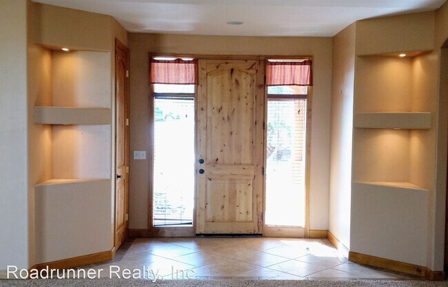 Building Photo - 3 br, 2 bath House - 61218 Sandalwood Trail