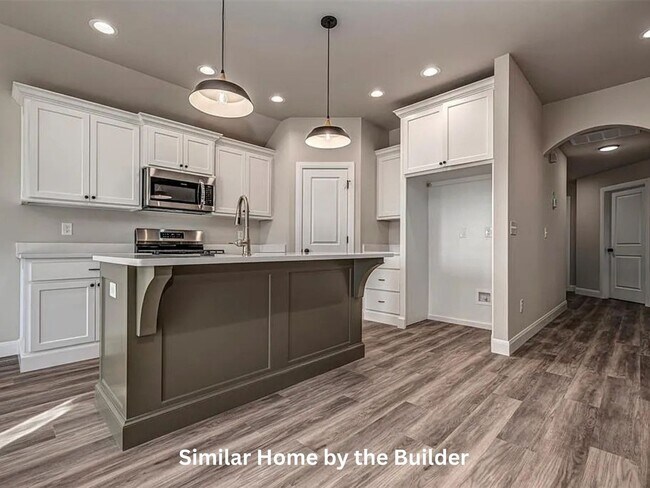 Foto del edificio - Brand-New 4-Bed Mustang Home w/ 2-Car Garage!