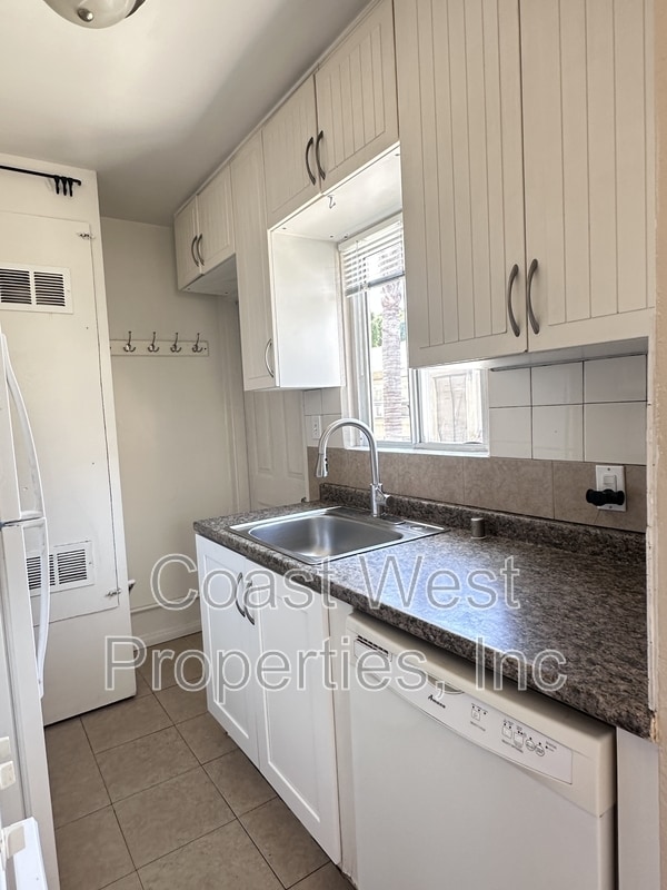 Foto del edificio - 4262 Ingraham St