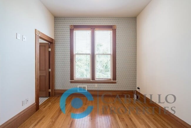 Foto del edificio - 1499 J St