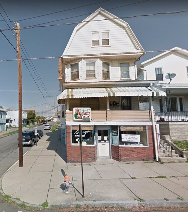 Building Photo - 646 N Main St