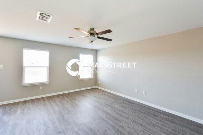 Building Photo - 3 Bedroom Pet-Friendly Home in San Antonio, TX with Main Street Renewal