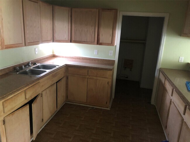 Foto del edificio - 4223 Rockingham St