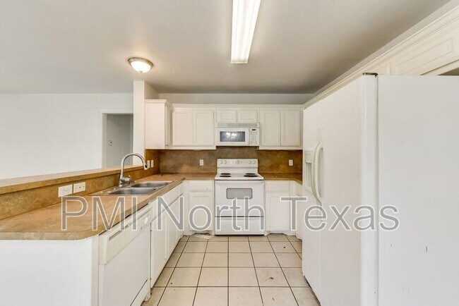 Foto del edificio - 919 Farmington Rd