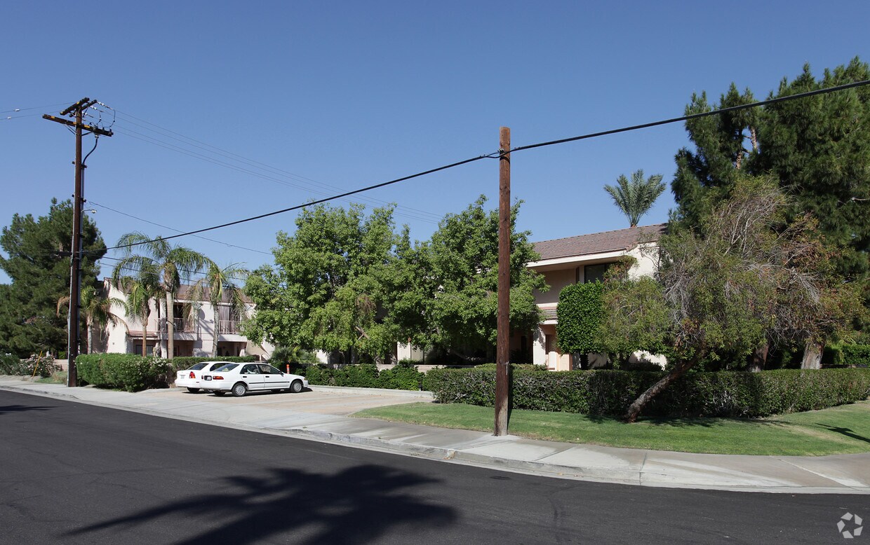 Primary Photo - 401 N Vista Chino Rd