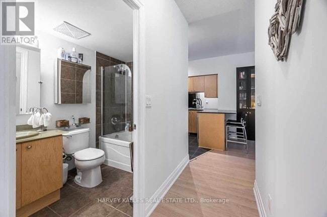 Photo du bâtiment - 8 Scollard St