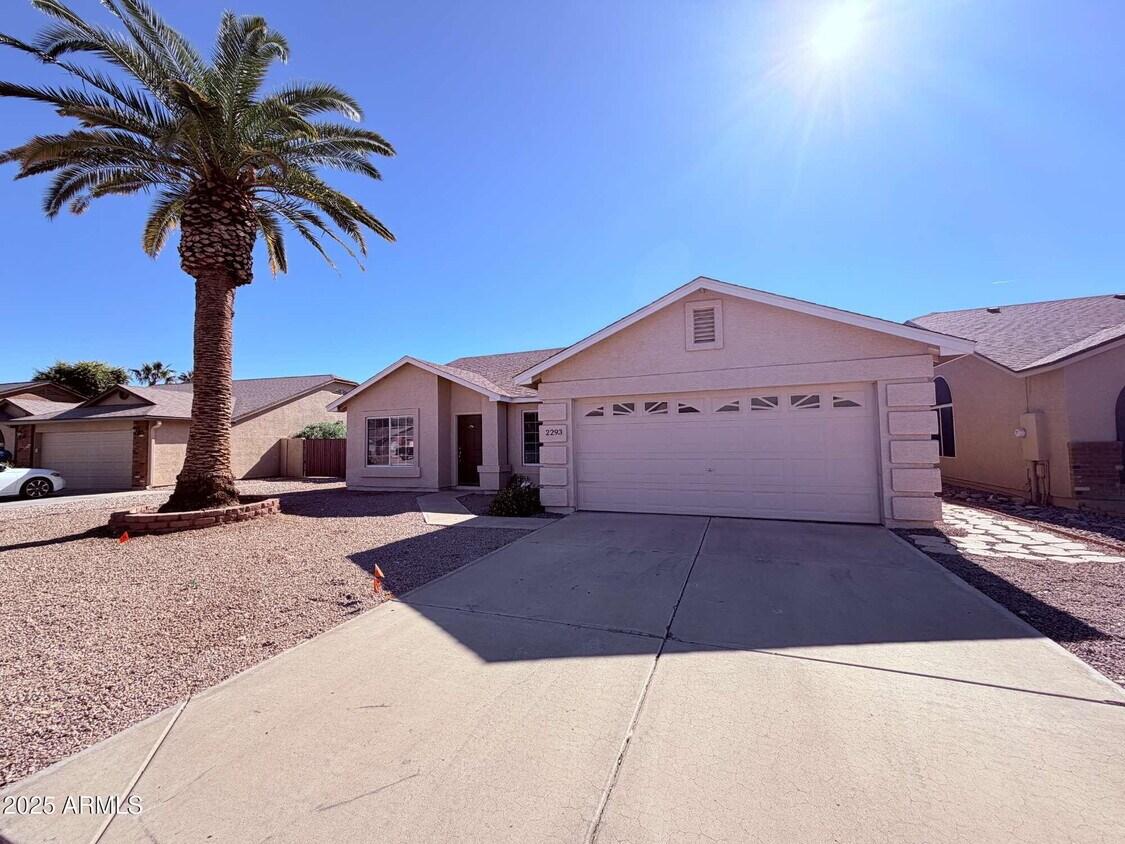 Foto principal - 2293 E Longhorn Pl