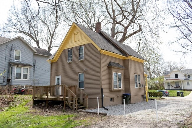 Building Photo - 414 S Lucas St