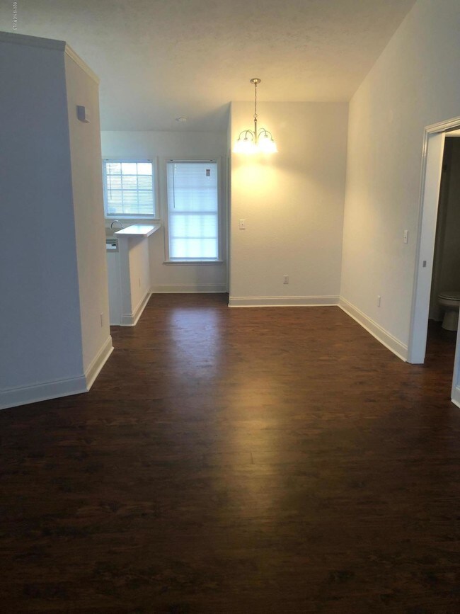 Building Photo - 110 John Ct