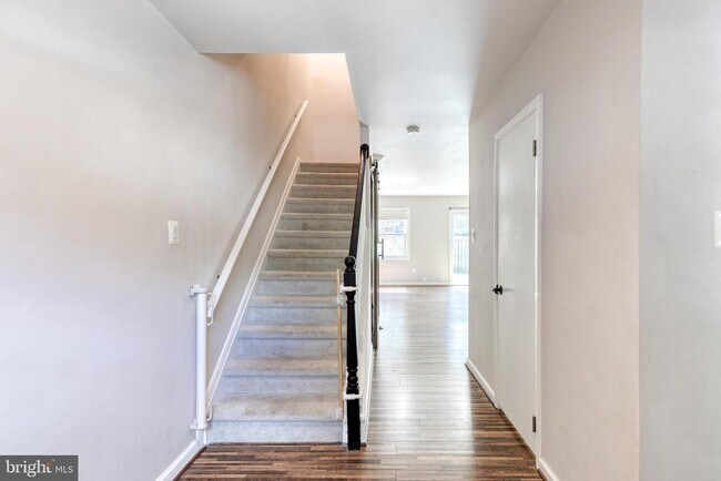 Foto del edificio - 1669 Yorktown Ct