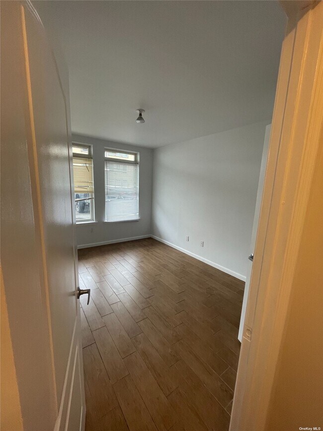 Foto del edificio - 220 Beach 100th St